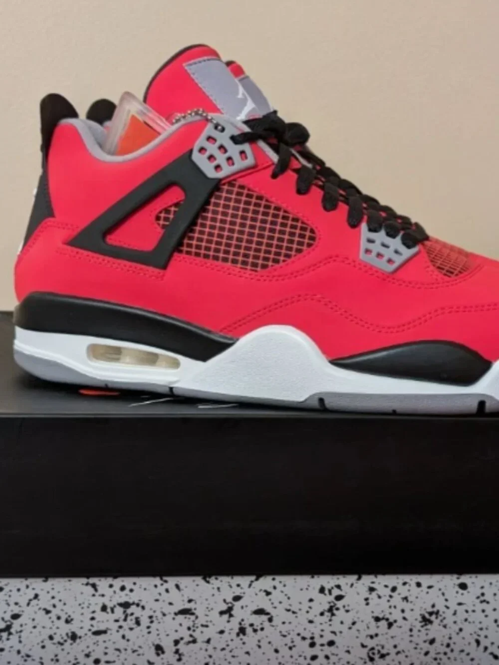 Nike Air Jordan 4 Retro (Toro Bravo)